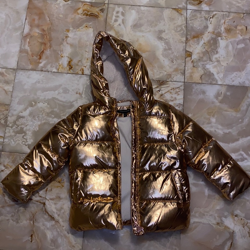 Tahari puffer in gold  - waist length; 4T
